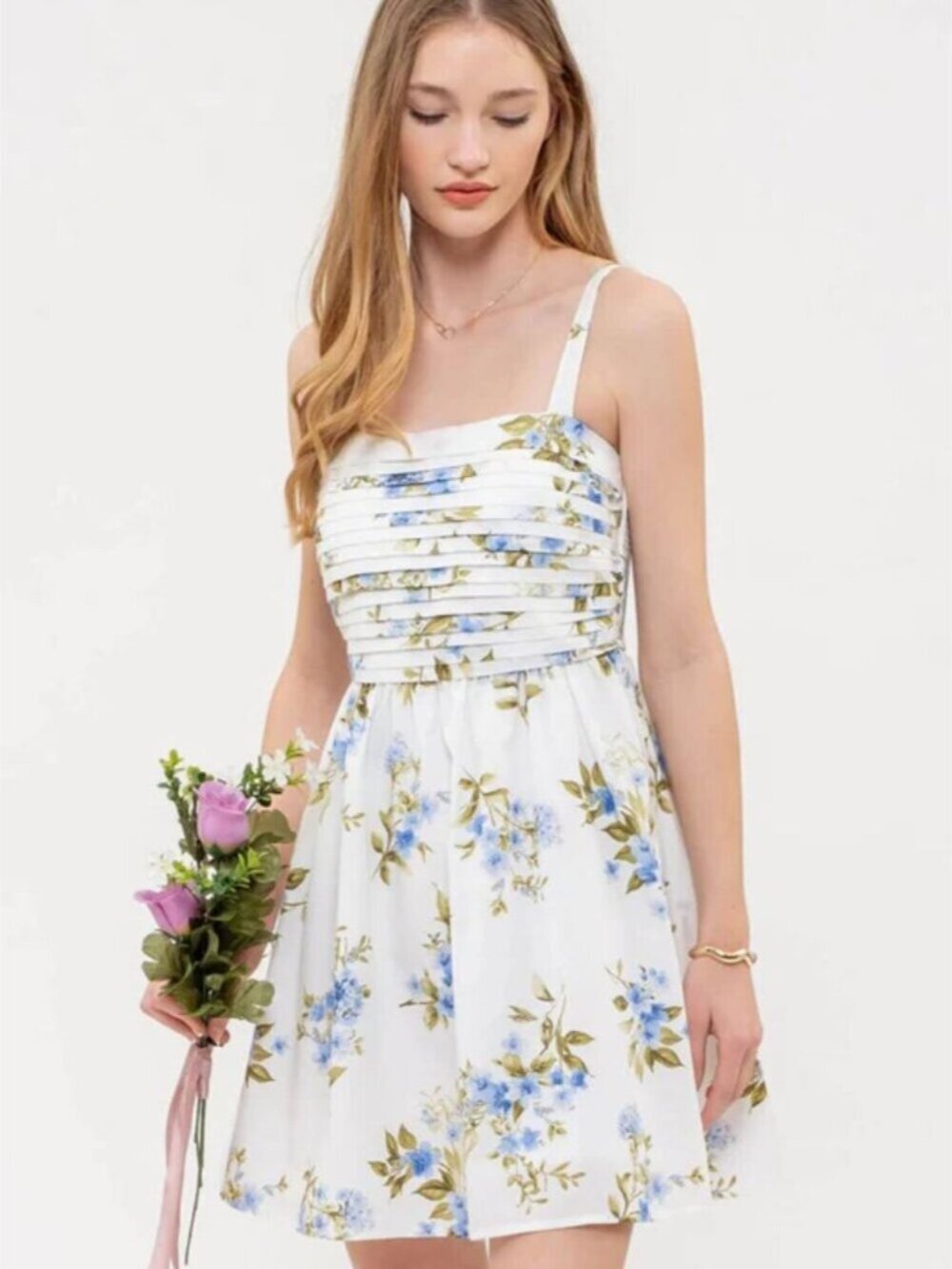 Blu Pepper Floral Pleated Babydoll Dress NWT White Blue Hydrangea Size Large - Picture 2 of 8